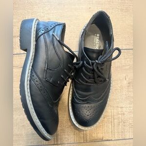 EUC, Boys Kenneth Cole Black Dress Shoes